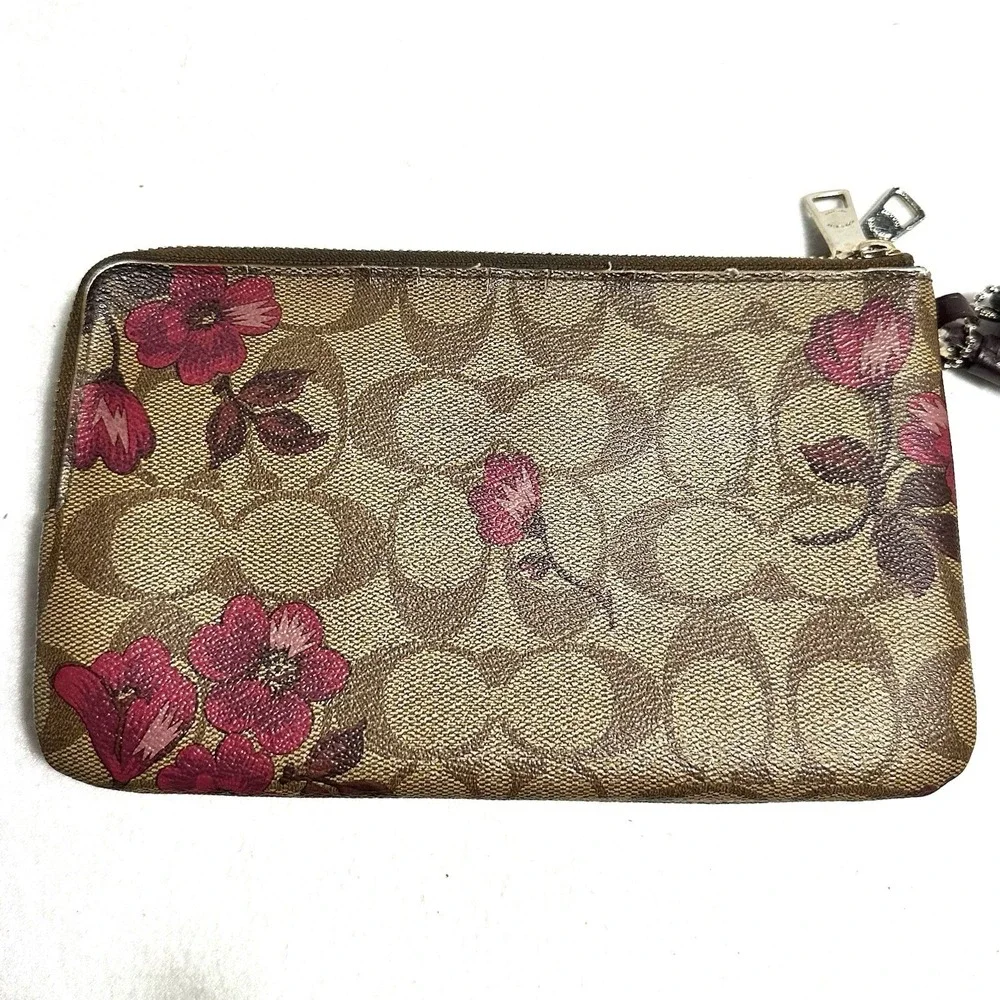Coach Signature Double Corner Zip 8